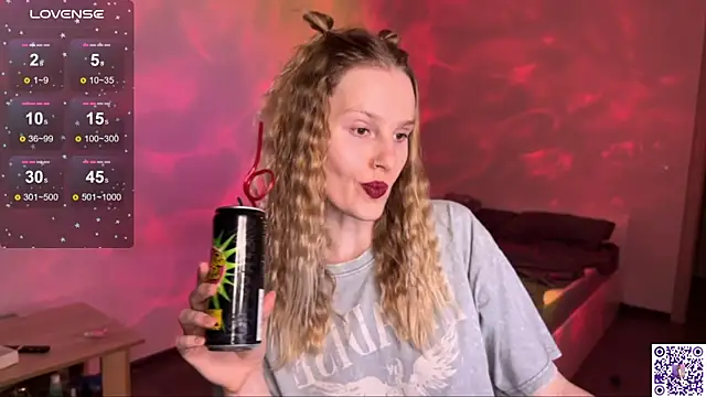 Chanel Gill online show from 28, 9, 2025