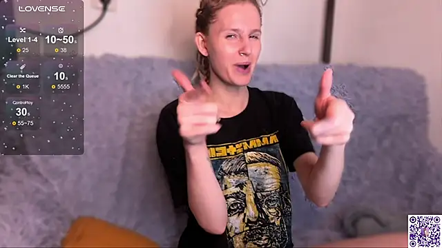 Chanel Gill online show from 24, 10, 2025