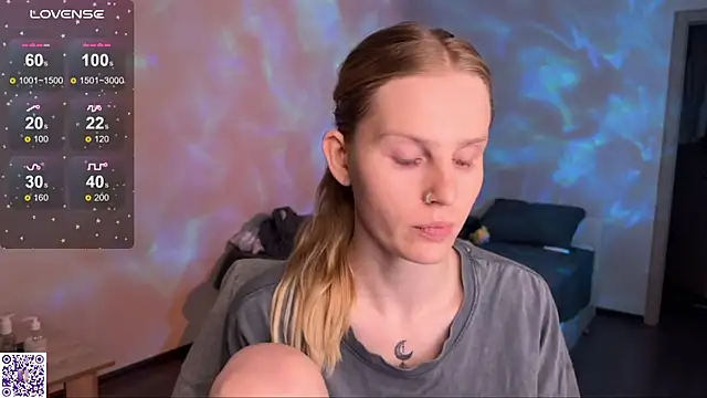 Chanel Gill online show from 20, 9, 2025