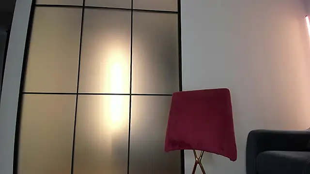 Lunaonekiss online show from 13, 10, 2025