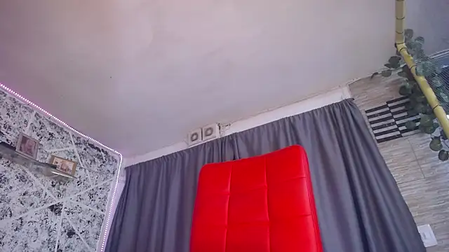 hornytsblonde online show from 28, 4, 2026