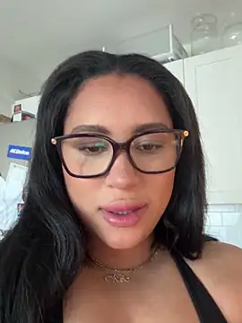 MeghanXO online show from 3, 10, 2025