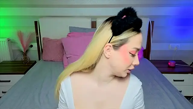 AriaSugar online show from 4, 10, 2025