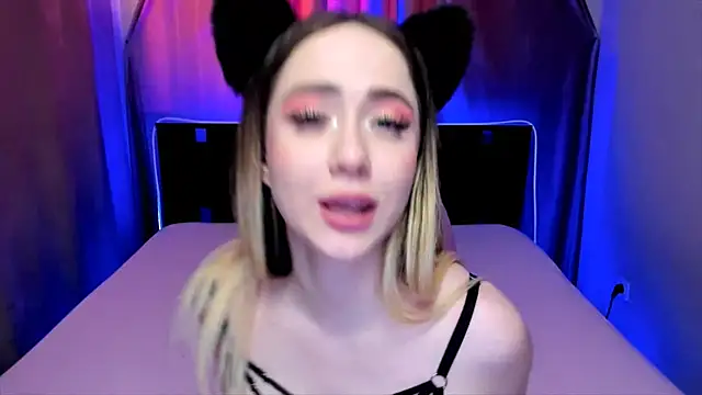 AriaSugar online show from 3, 3, 2025