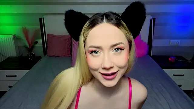 AriaSugar online show from 3, 10, 2025