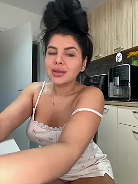 Snapshot of Scarlett-Dream chatting on 10, 8, 2026 Scarlett-Dream online show from 10, 8, 2026