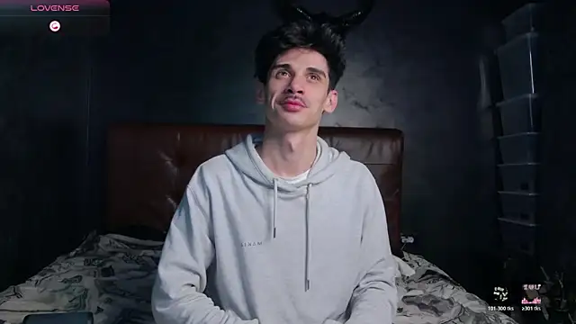 Snapshot of DanielCrush1 chatting on 19, 2, 2026 DanielCrush1 online show from 19, 2, 2026