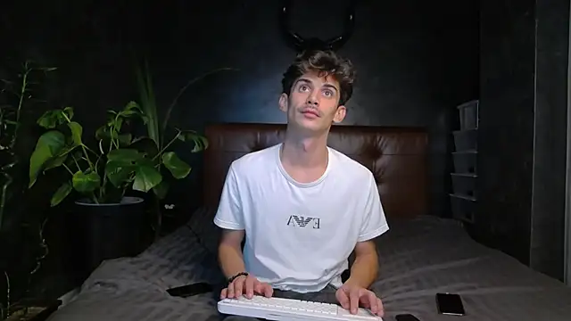 DanielCrush1 online show from 28, 9, 2025