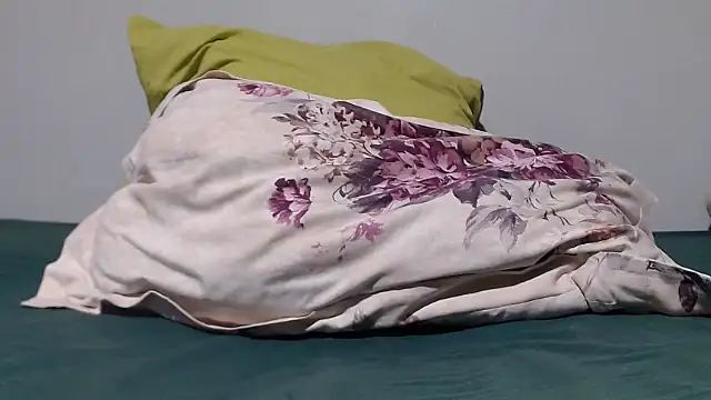 Queenofthenightx online show from 12, 9, 2025