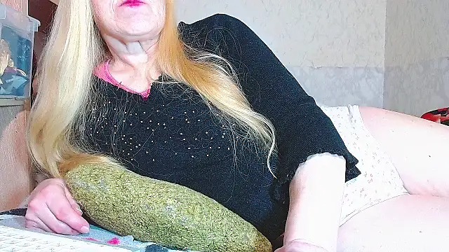 MadamBombShell online show from 14, 10, 2025