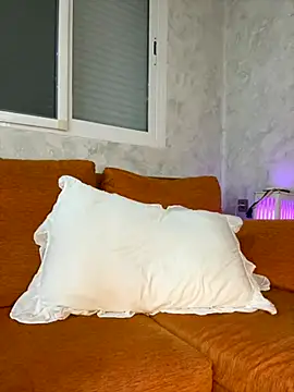 KarlaLuar  online show from 18, 11, 2025