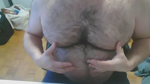 Snapshot of mikeyhotbear chatting on 13, 1, 2026 mikeyhotbear online show from 13, 1, 2026