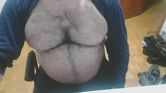 Snapshot of mikeyhotbear chatting on 28, 10, 2025 mikeyhotbear online show from 28, 10, 2025