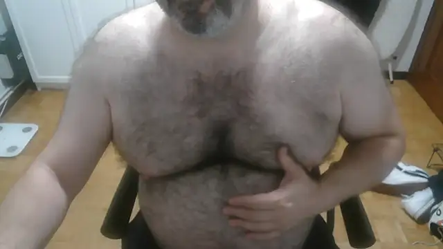 mikeyhotbear online show from 4, 8, 2026