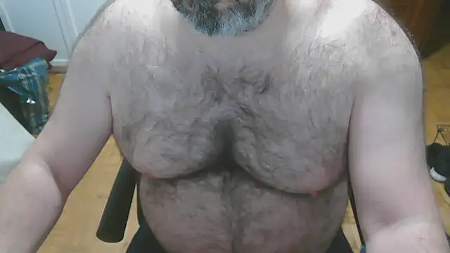 Snapshot of mikeyhotbear chatting on 19, 12, 2025 mikeyhotbear online show from 19, 12, 2025