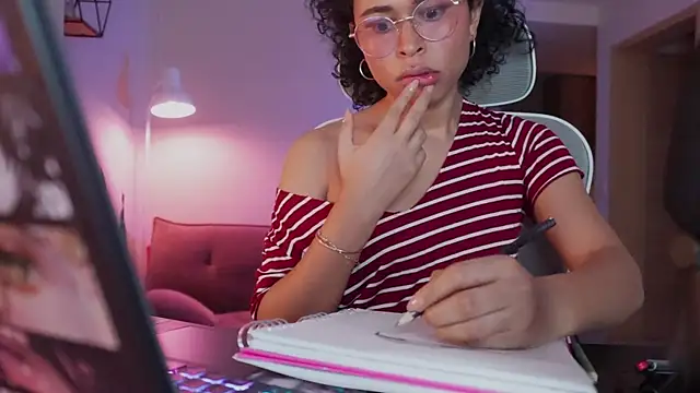 GabriSaenz online show from 1, 2, 2025