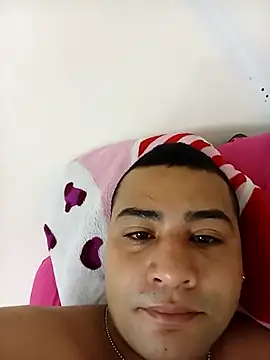 Snapshot of EISONREINA11 chatting on 14, 10, 2025 EISONREINA11 online show from 14, 10, 2025