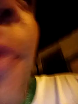 Snapshot of EISONREINA11 chatting on 28, 9, 2025 EISONREINA11 online show from 28, 9, 2025