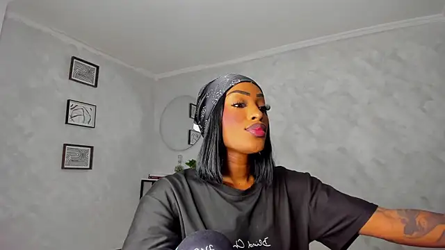 Emattaylor online show from 16, 12, 2025