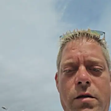 Trucker Hunter online show from 3, 2, 2026