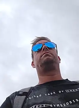 Trucker Hunter online show from 16, 10, 2025