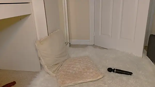 Tinkerbell822 online show from 13, 4, 2026