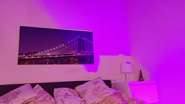 Tinkerbell822 online show from 12, 9, 2025