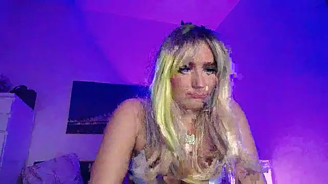 Tinkerbell822 online show from 18, 3, 2025