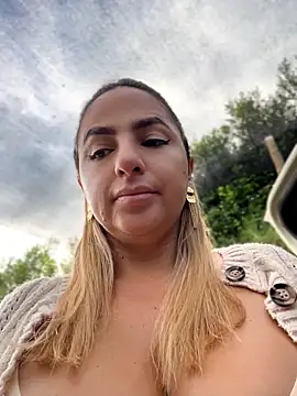 sammyqueenx21 online show from 17, 6, 2026