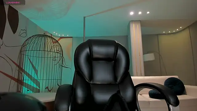 ErikaBenz  online show from 27, 10, 2025