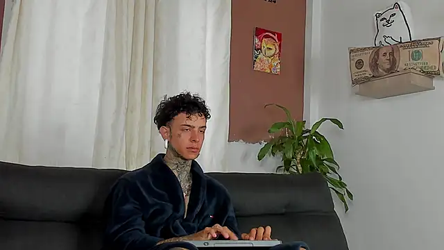 Snapshot of Aron_ford chatting on 23, 10, 2025 Aron ford online show from 23, 10, 2025