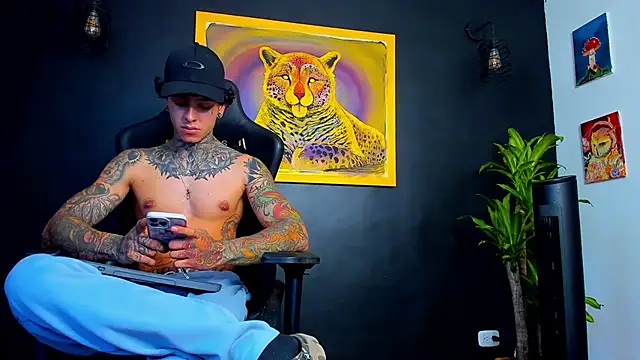 Snapshot of Aron_ford chatting on 17, 1, 2025 Aron ford online show from 17, 1, 2025