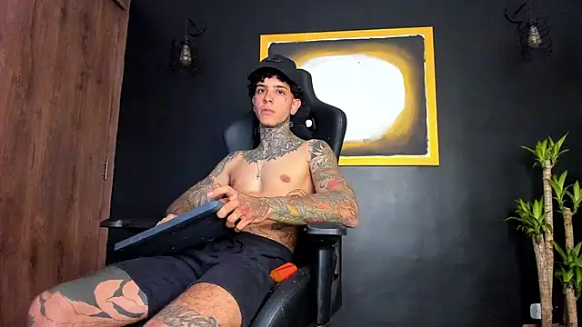 Snapshot of Aron_ford chatting on 14, 12, 2024 Aron ford online show from 14, 12, 2024