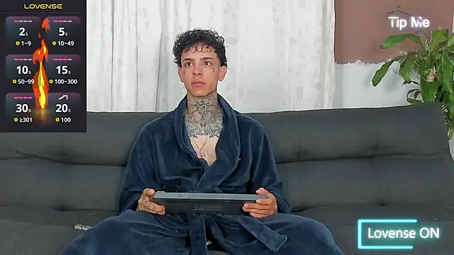 Snapshot of Aron_ford chatting on 15, 10, 2025 Aron ford online show from 15, 10, 2025