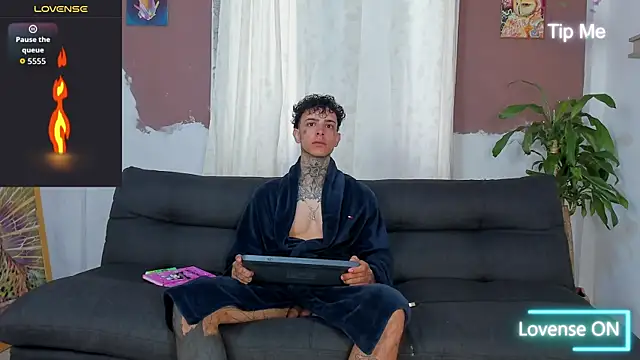 Snapshot of Aron_ford chatting on 14, 10, 2025 Aron ford online show from 14, 10, 2025