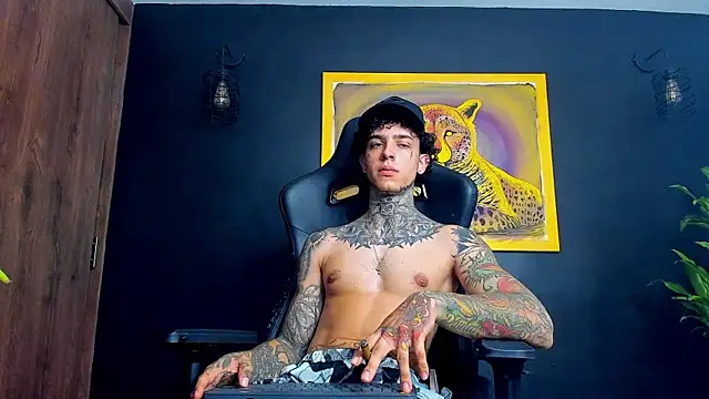 Snapshot of Aron_ford chatting on 27, 1, 2025 Aron ford online show from 27, 1, 2025