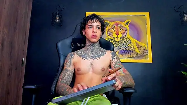 Snapshot of Aron_ford chatting on 26, 1, 2025 Aron ford online show from 26, 1, 2025