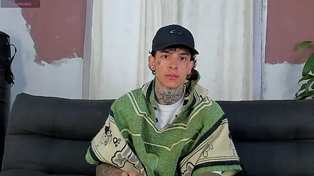 Snapshot of Aron_ford chatting on 7, 10, 2025 Aron ford online show from 7, 10, 2025