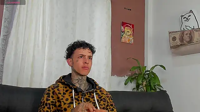 Snapshot of Aron_ford chatting on 18, 10, 2025 Aron ford online show from 18, 10, 2025