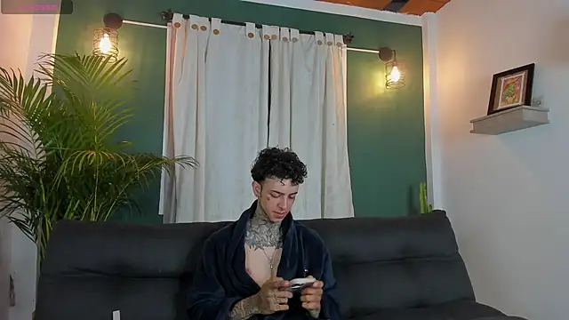 Snapshot of Aron_ford chatting on 7, 11, 2025 Aron ford online show from 7, 11, 2025