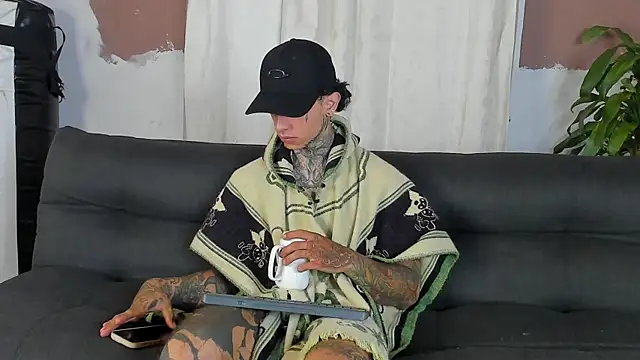 Snapshot of Aron_ford chatting on 6, 10, 2025 Aron ford online show from 6, 10, 2025