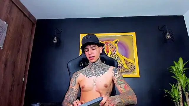 Snapshot of Aron_ford chatting on 5, 1, 2025 Aron ford online show from 5, 1, 2025