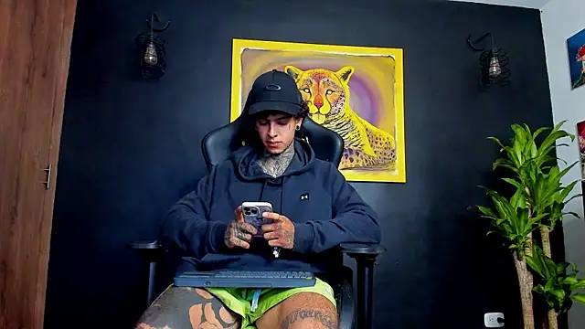 Snapshot of Aron_ford chatting on 26, 1, 2025 Aron ford online show from 26, 1, 2025