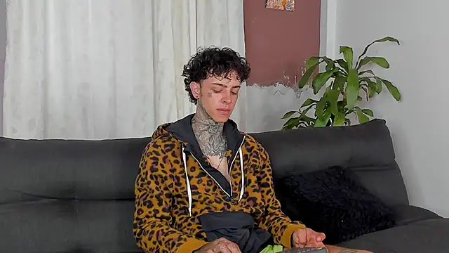 Snapshot of Aron_ford chatting on 1, 10, 2025 Aron ford online show from 1, 10, 2025