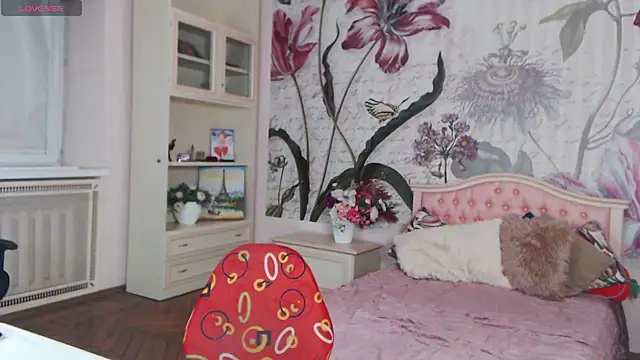 AliciaBow online show from 10, 11, 2025