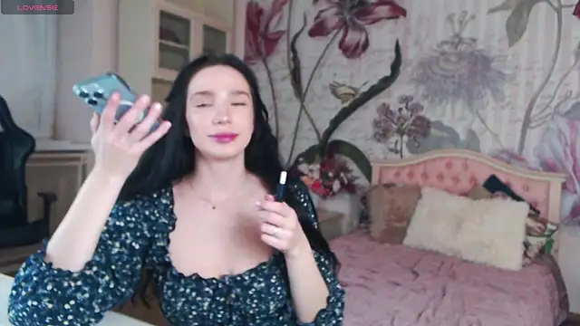 AliciaBow online show from 5, 11, 2025