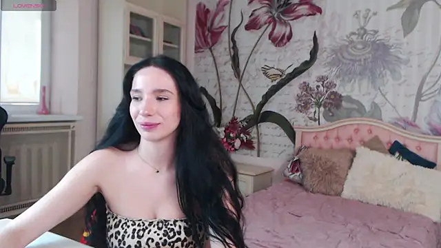 AliciaBow online show from 8, 10, 2025