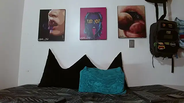 SophieFoxx17 online show from 24, 7, 2026