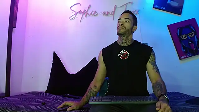 SophieFoxx17 online show from 28, 7, 2026