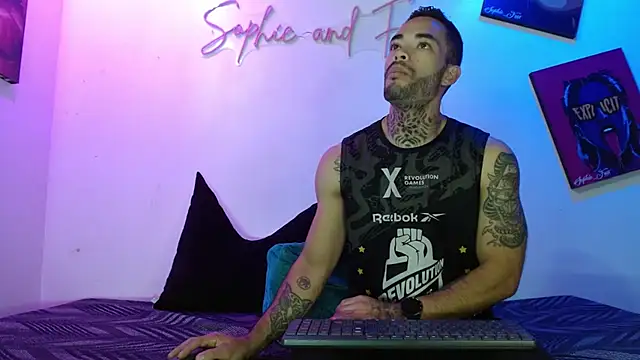SophieFoxx17 online show from 27, 7, 2026